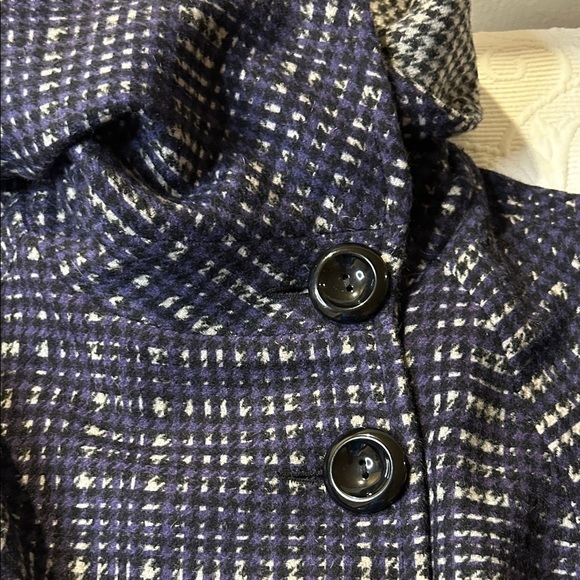 Sterling wear of Boston Elegant Navy Checkered Women's Wool coat. Medium. - Picture 14 of 15